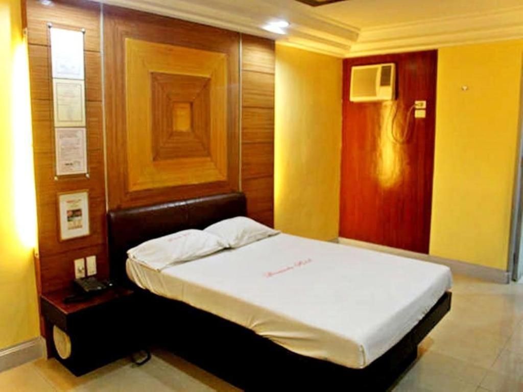 Bermuda Hotel Mandaluyong Exterior photo